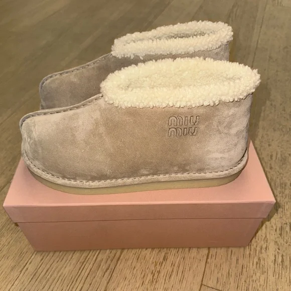 Miu Miu shearling suede boots size 40 - Picture 3 of 7